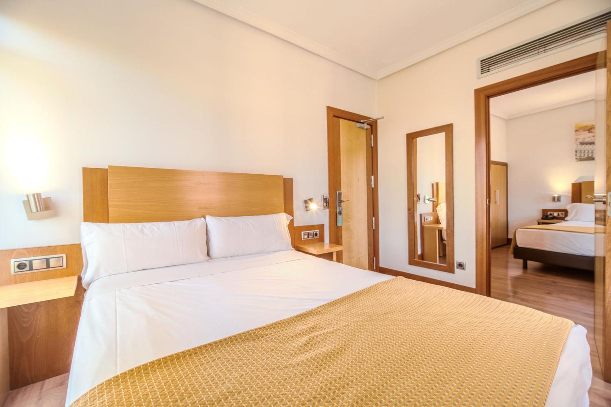 Itc Mora By Soho Boutique Hotel Madrid Bagian luar foto