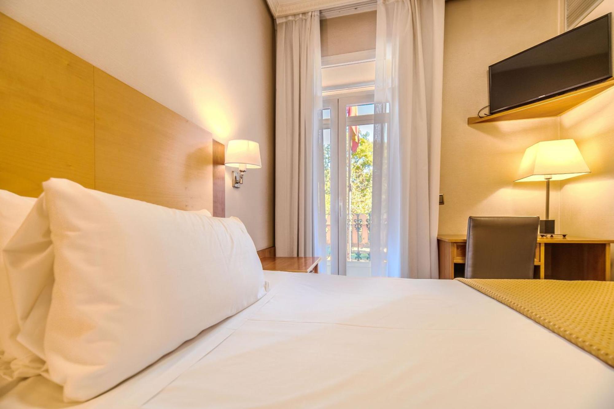 Itc Mora By Soho Boutique Hotel Madrid Bagian luar foto