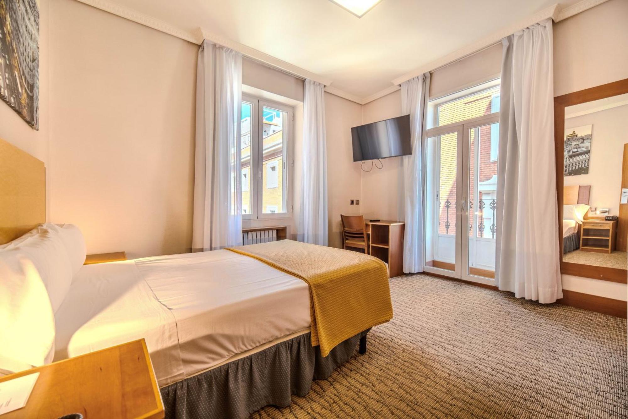 Itc Mora By Soho Boutique Hotel Madrid Bagian luar foto