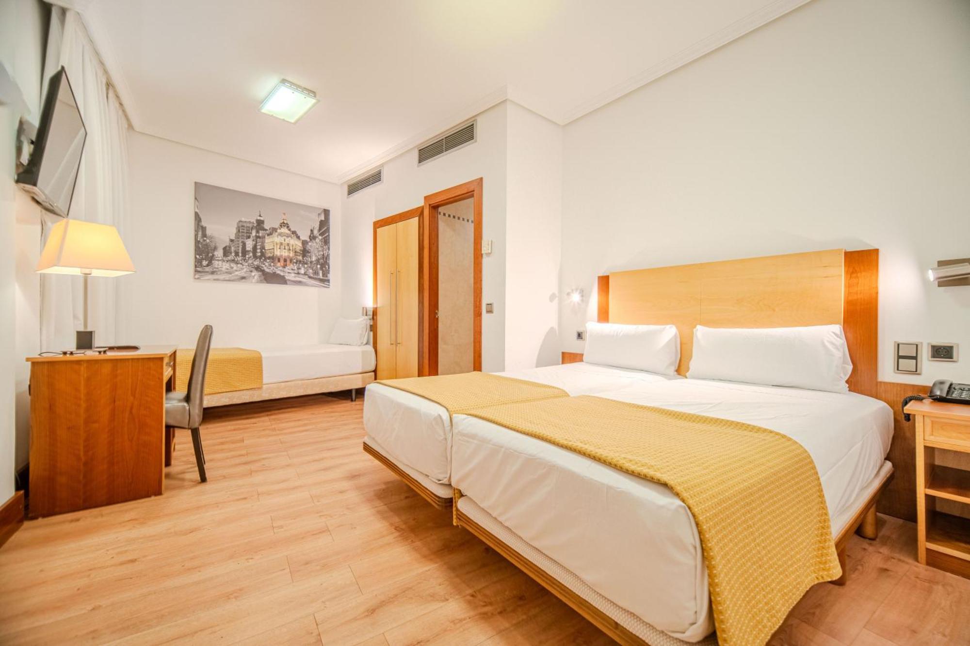 Itc Mora By Soho Boutique Hotel Madrid Bagian luar foto