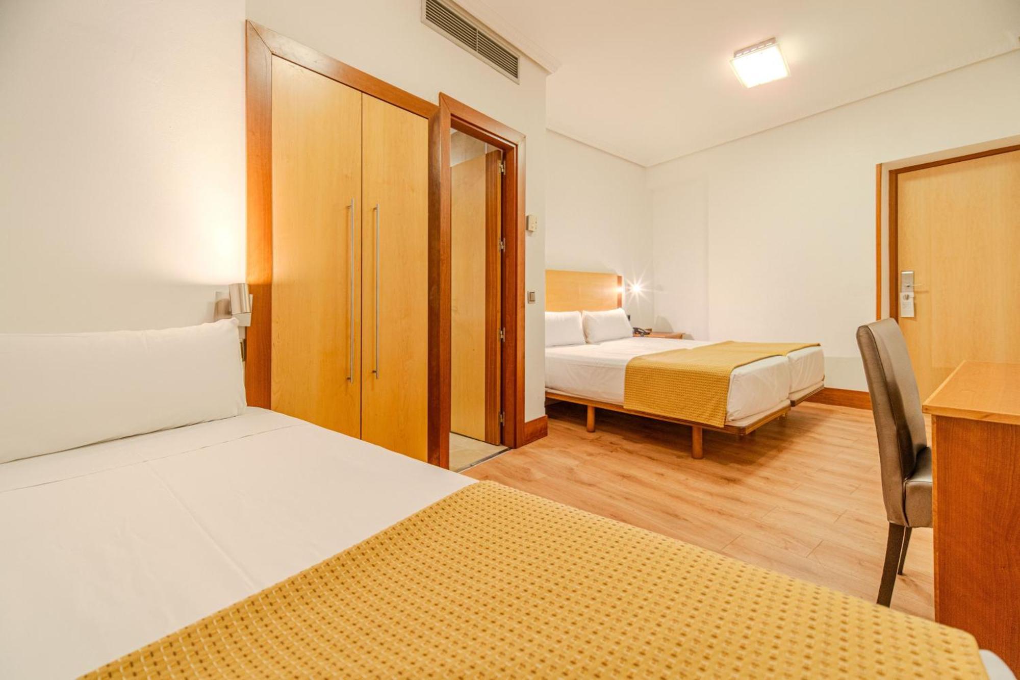 Itc Mora By Soho Boutique Hotel Madrid Bagian luar foto