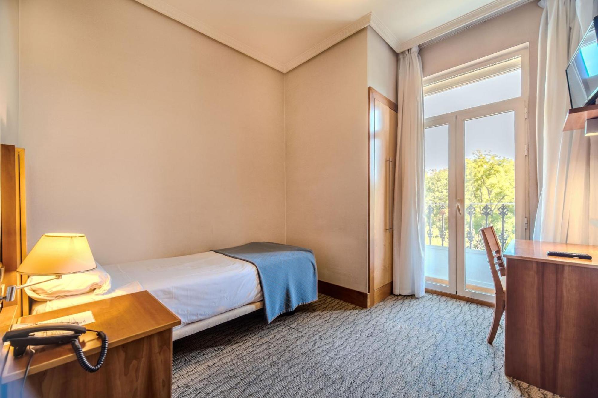 Itc Mora By Soho Boutique Hotel Madrid Bagian luar foto