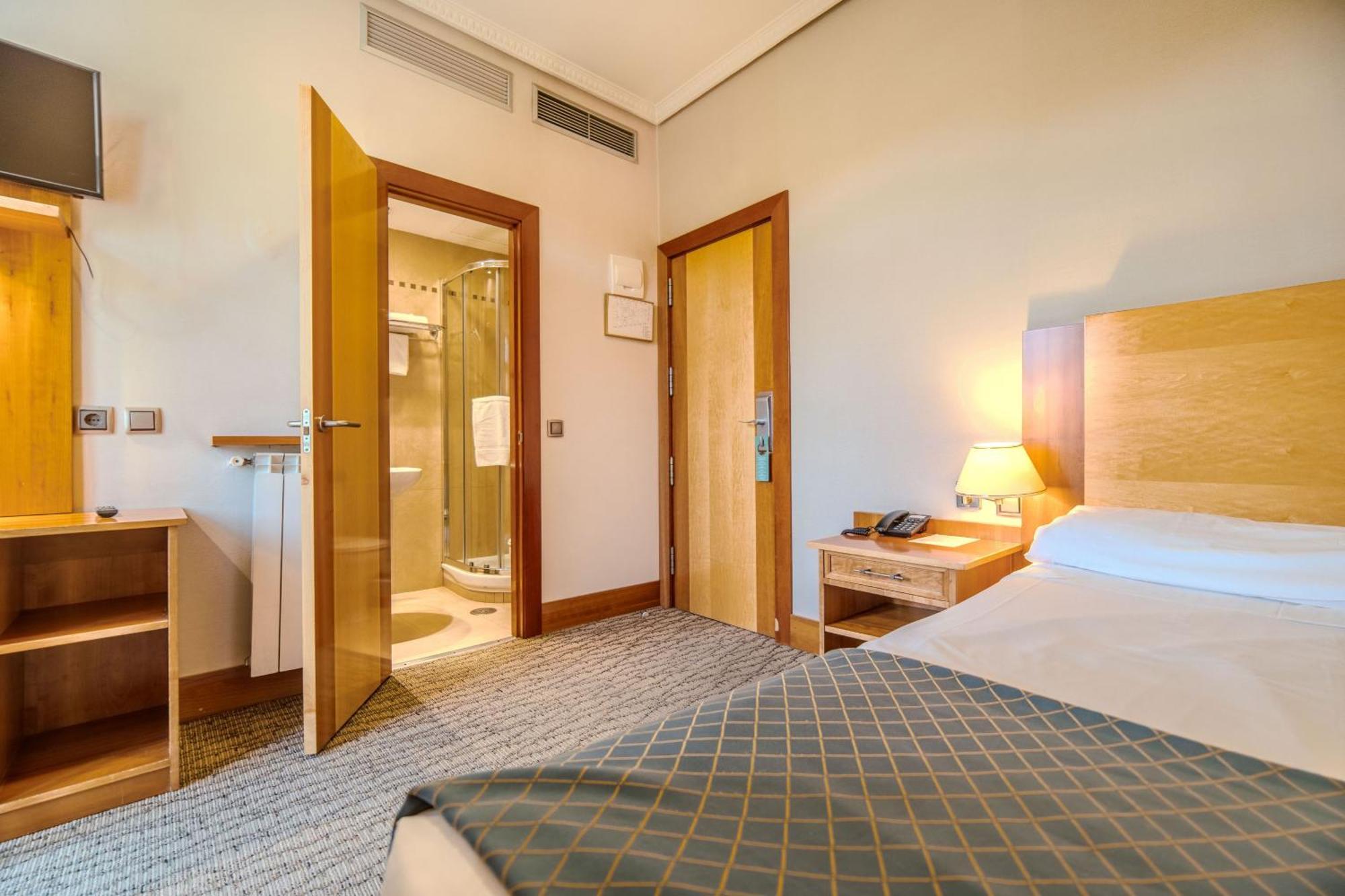 Itc Mora By Soho Boutique Hotel Madrid Bagian luar foto