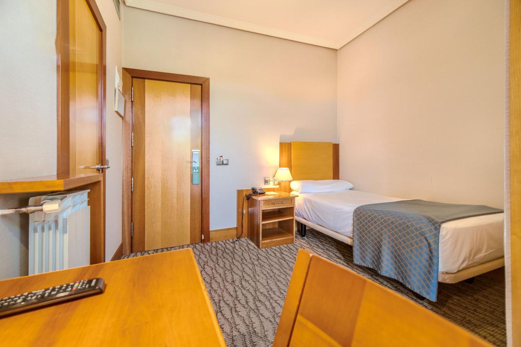 Itc Mora By Soho Boutique Hotel Madrid Bagian luar foto